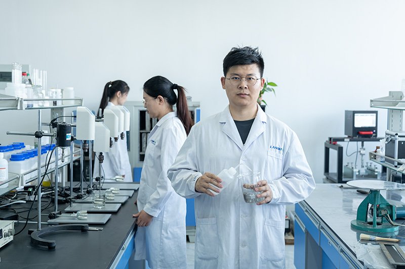 LANDU-laboratório-químicos-equipe